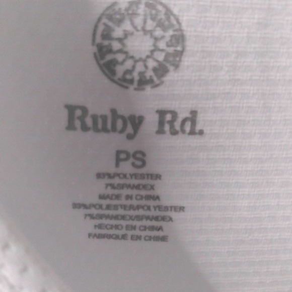 🎈4 FOR $20 RUBY Rd Petite Short Sleeve Top Shirt White V-Neck Ruched Size PS - Picture 5 of 8